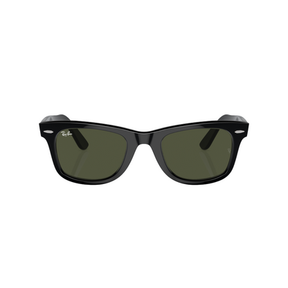 Gafas de sol Ray-Ban RB2140 Wayfarer con montura negra y lentes verdes G-15 vista frontal en Calvià