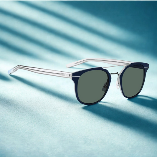 Vista lateral de las gafas Dior Homme AL13.5 PSP 85 de lado derecho a color con marco azul y varillas transparentes, estilo moderno y ligero, óptica en Calvià 